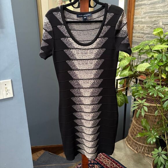 y2K French Connection Jacquard Textured Bodycon Sheath Dress Black/Birch size 10 - Picture 2 of 8
